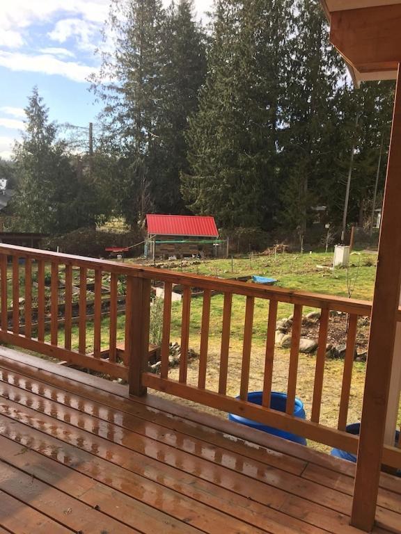 Cozy ,Artistic Cottage In A Garden Setting Close To The Beach And Hiking Trails. Powell River Exterior photo
