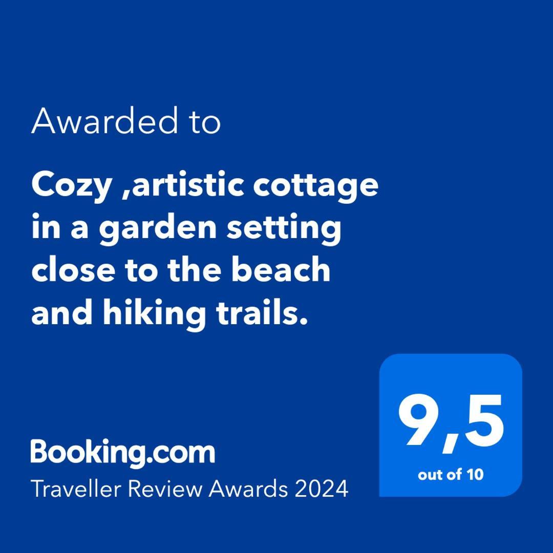 Cozy ,Artistic Cottage In A Garden Setting Close To The Beach And Hiking Trails. Powell River Exterior photo